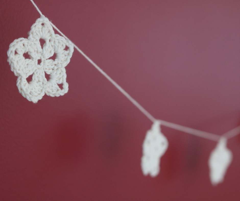 white cotton crochet star garland