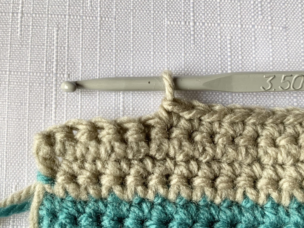 crochet colour change technique step 1