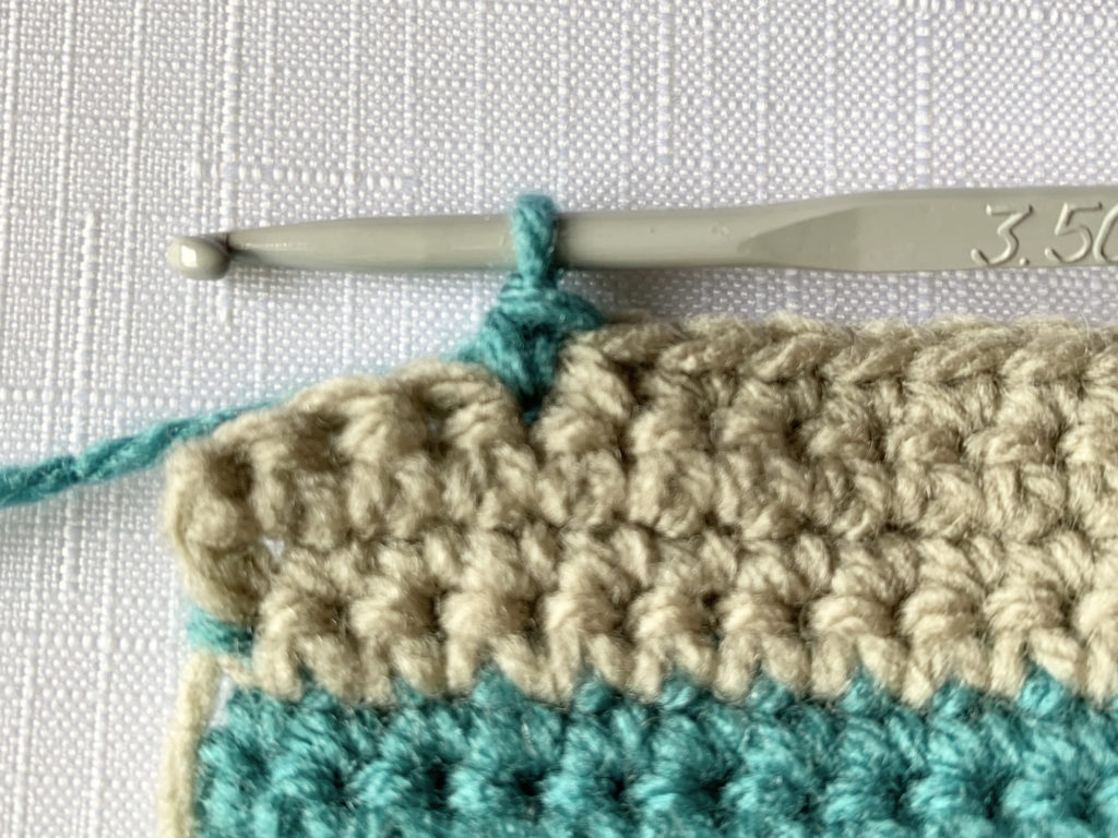 crochet colour change technique step 4